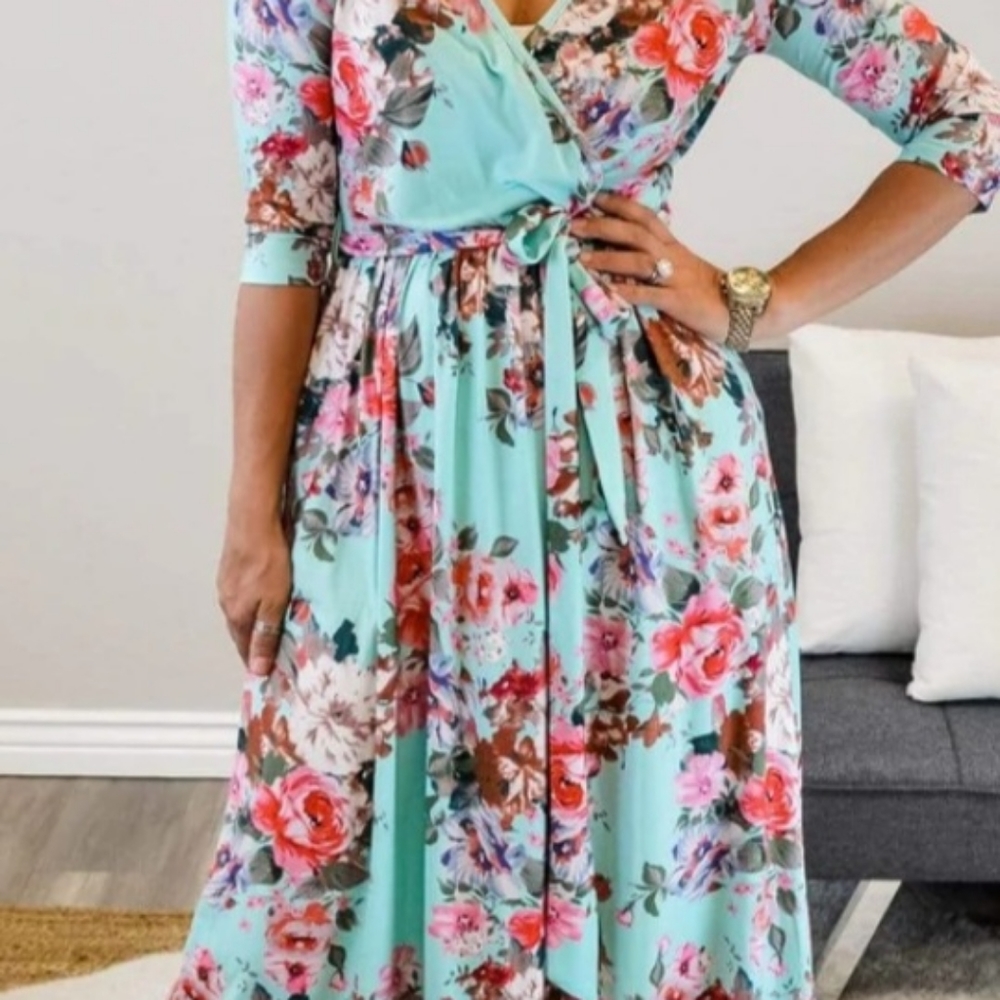 *New With Tags* Hazel Blues Floral Wrap Dress X-large
